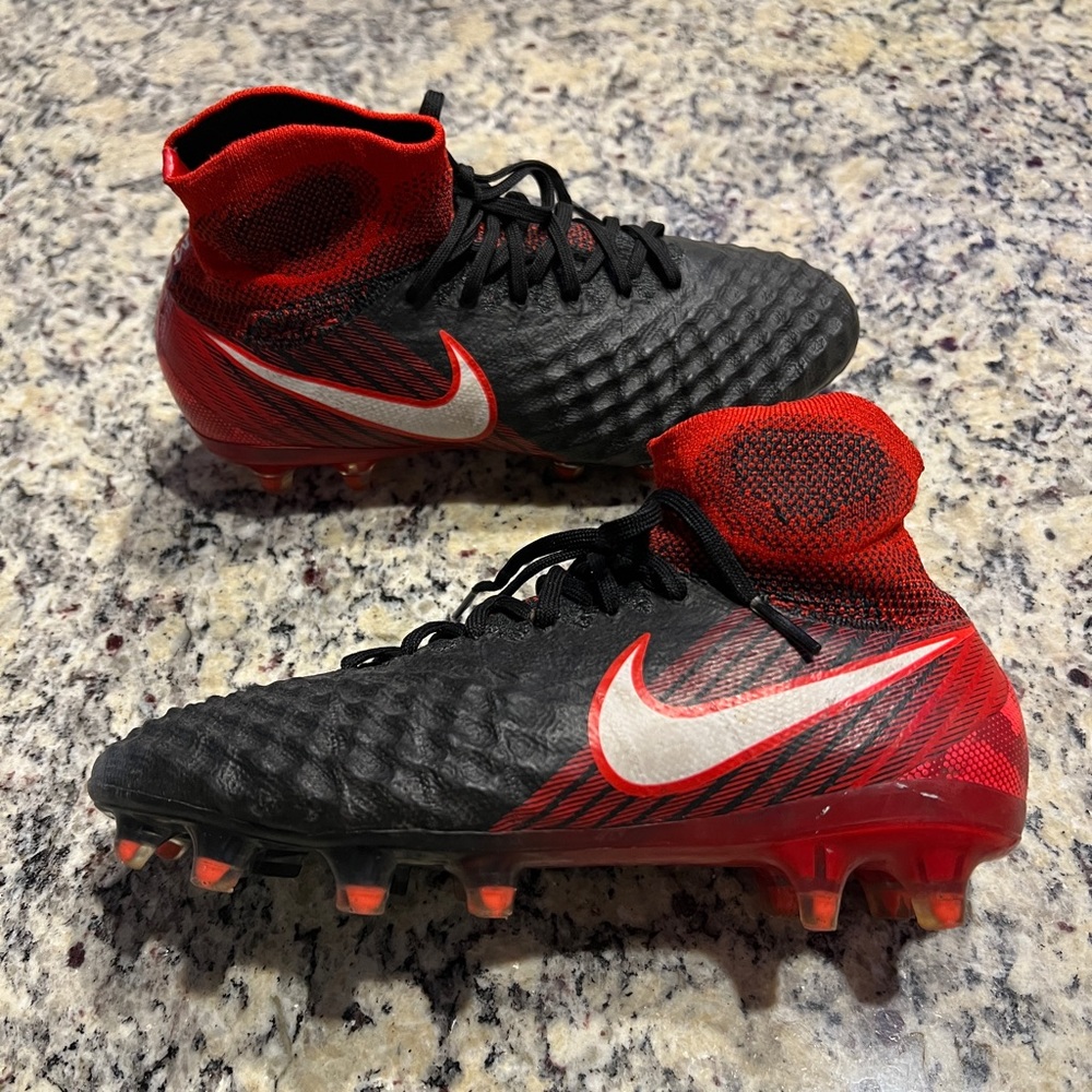 Nike Magista Cleats Size 4.5